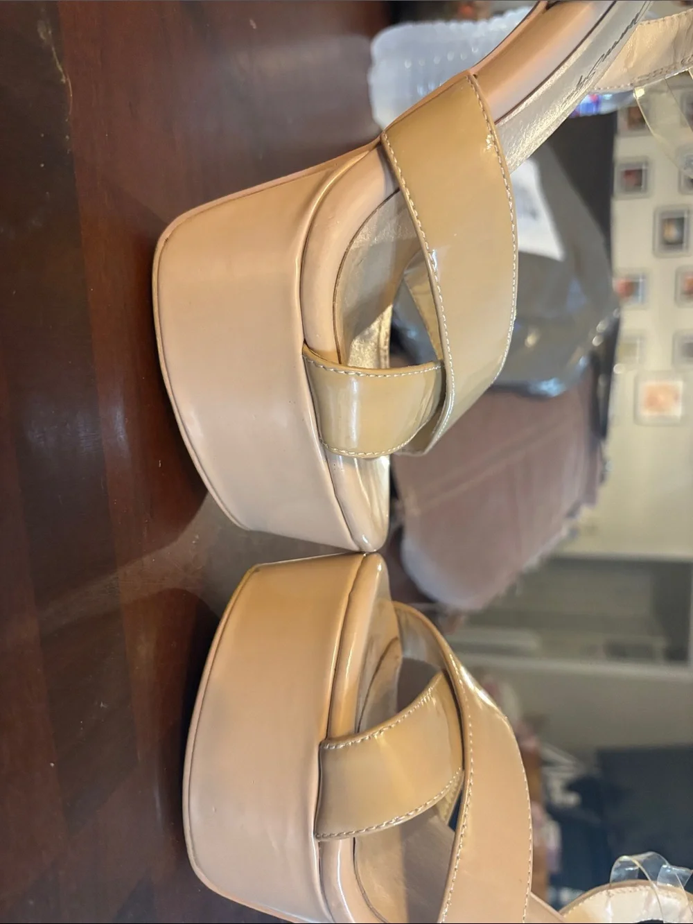 Diverse Style shiny nude